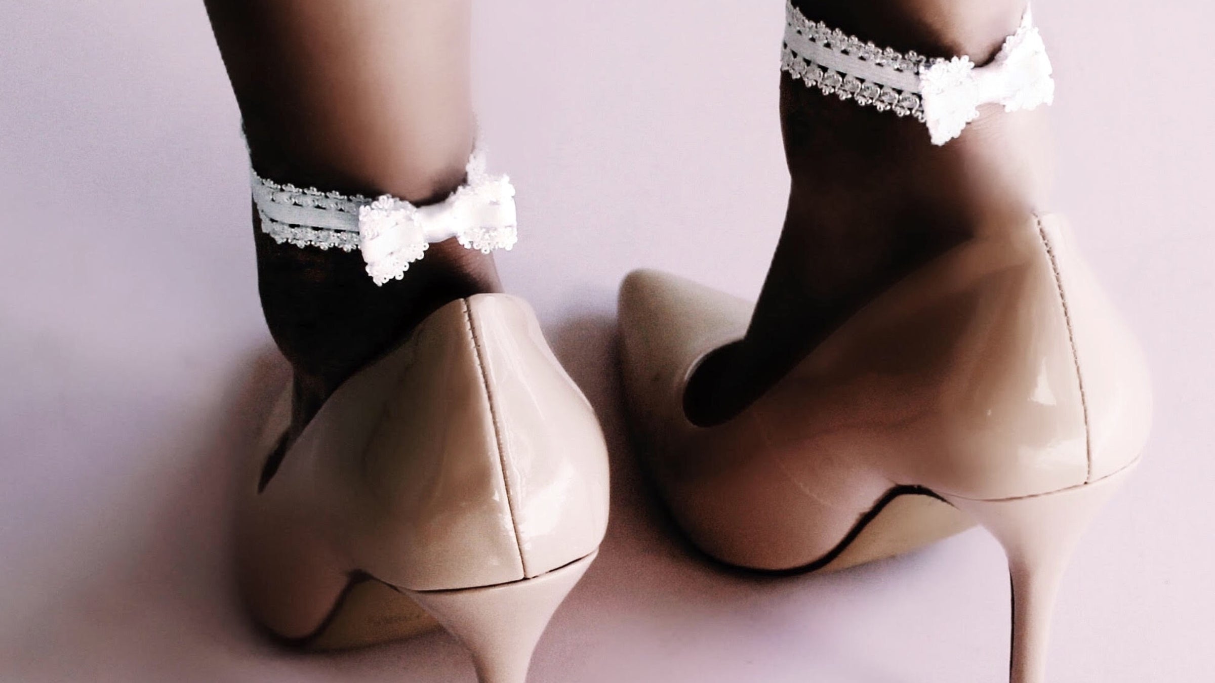 Lady White Bow Heel Accessories