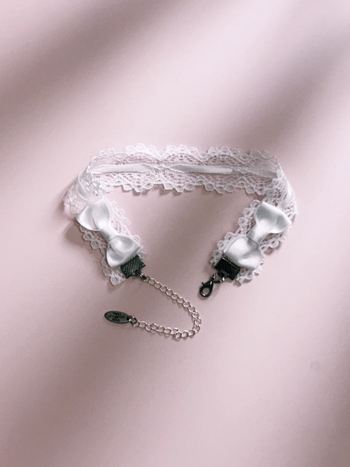 Back View of Chantilly White Lace Anklet