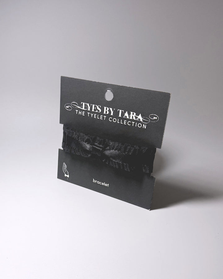 Packaging Black Ruffled Bracelet Black Card