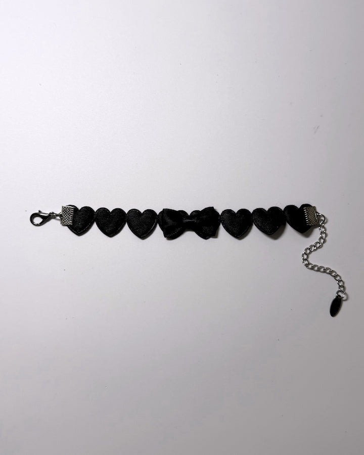Sweetheart Black Heart Bracelet Flatlay