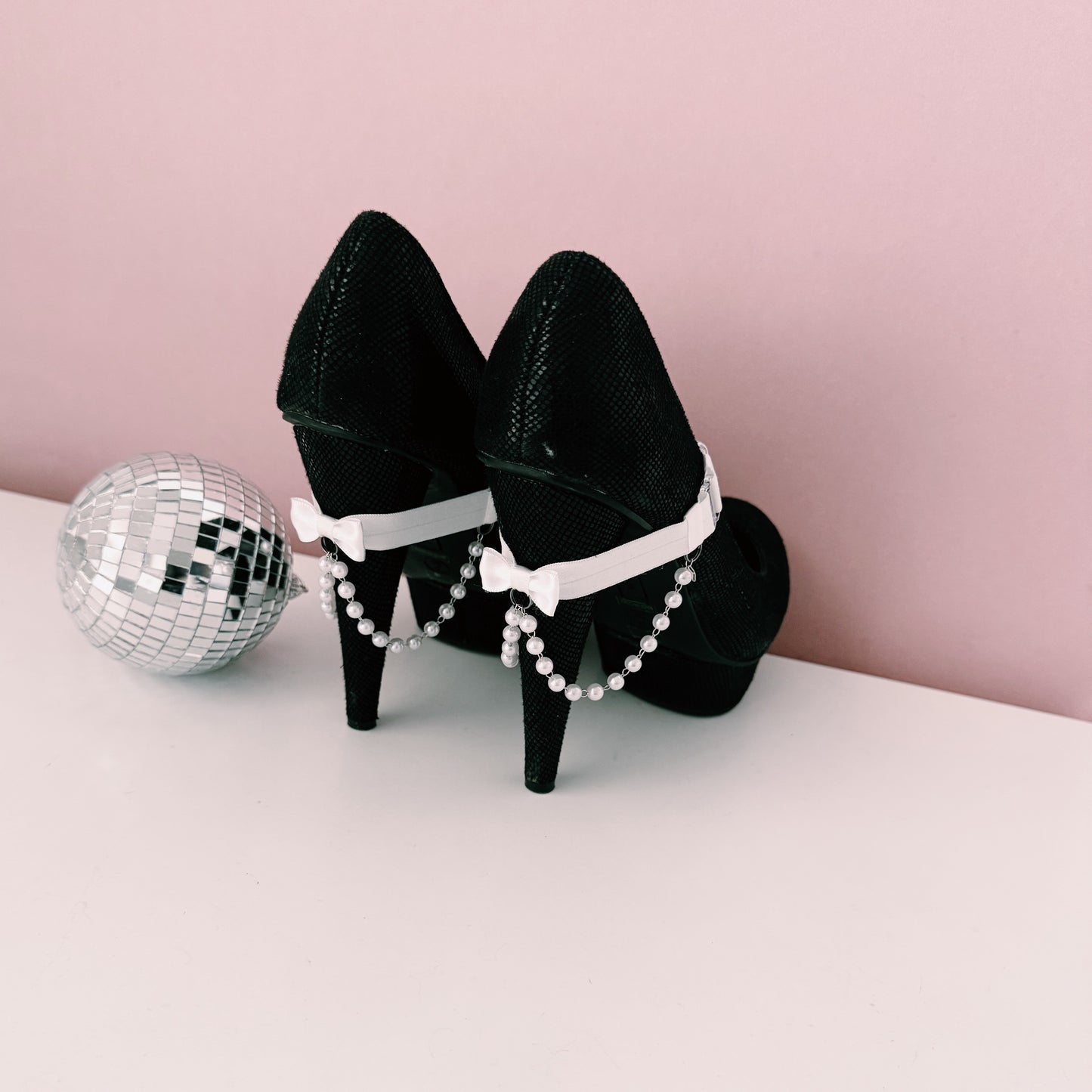 Centerfold White Heeltyes™