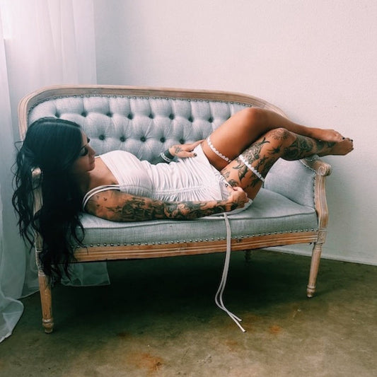 sweetheart white bow leg garters