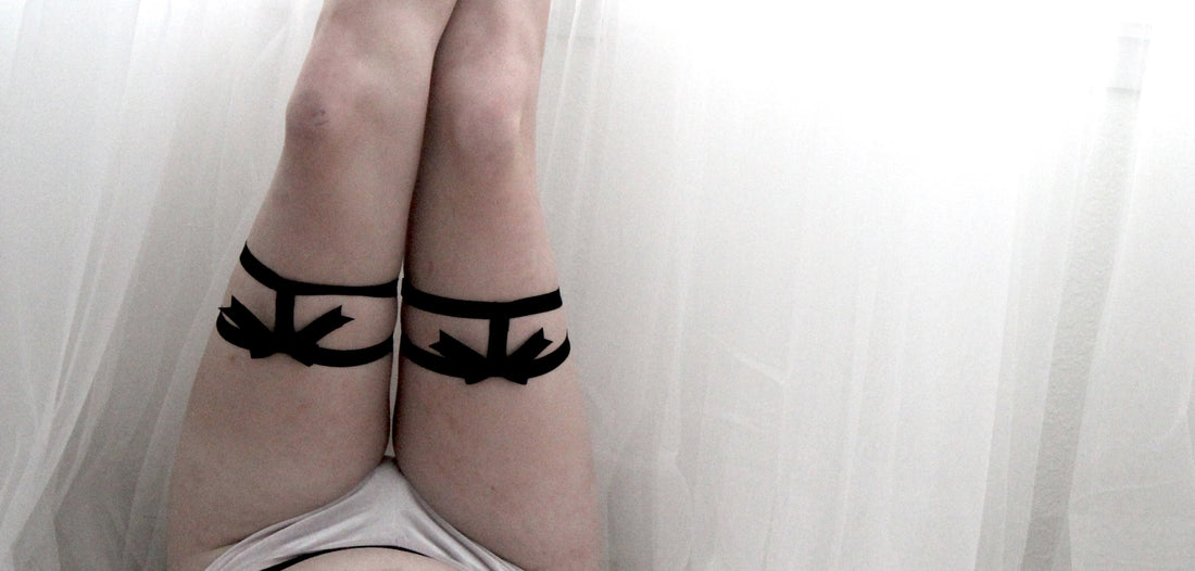 Black Bow Leg Garters