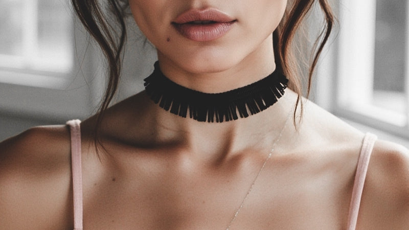 The Bow Choker: The Must-Have Accessory for Effortless Elegance