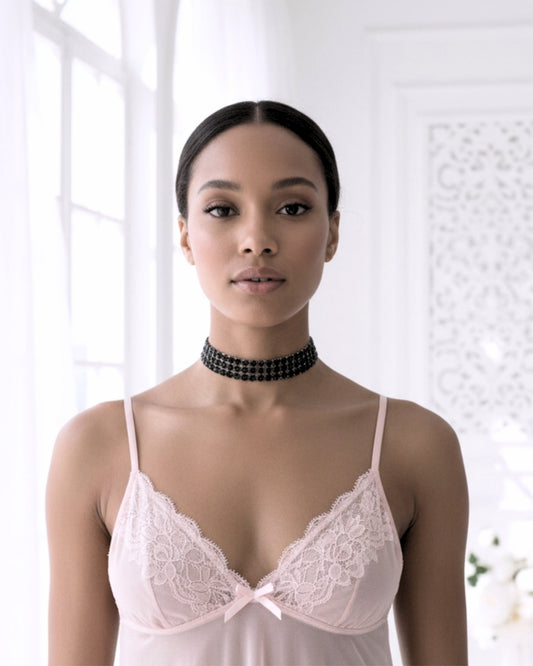 Feminine Styling Details That Make an Outfit Feel Instantly More Luxurious