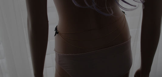 Feminine Bow Chain Belt