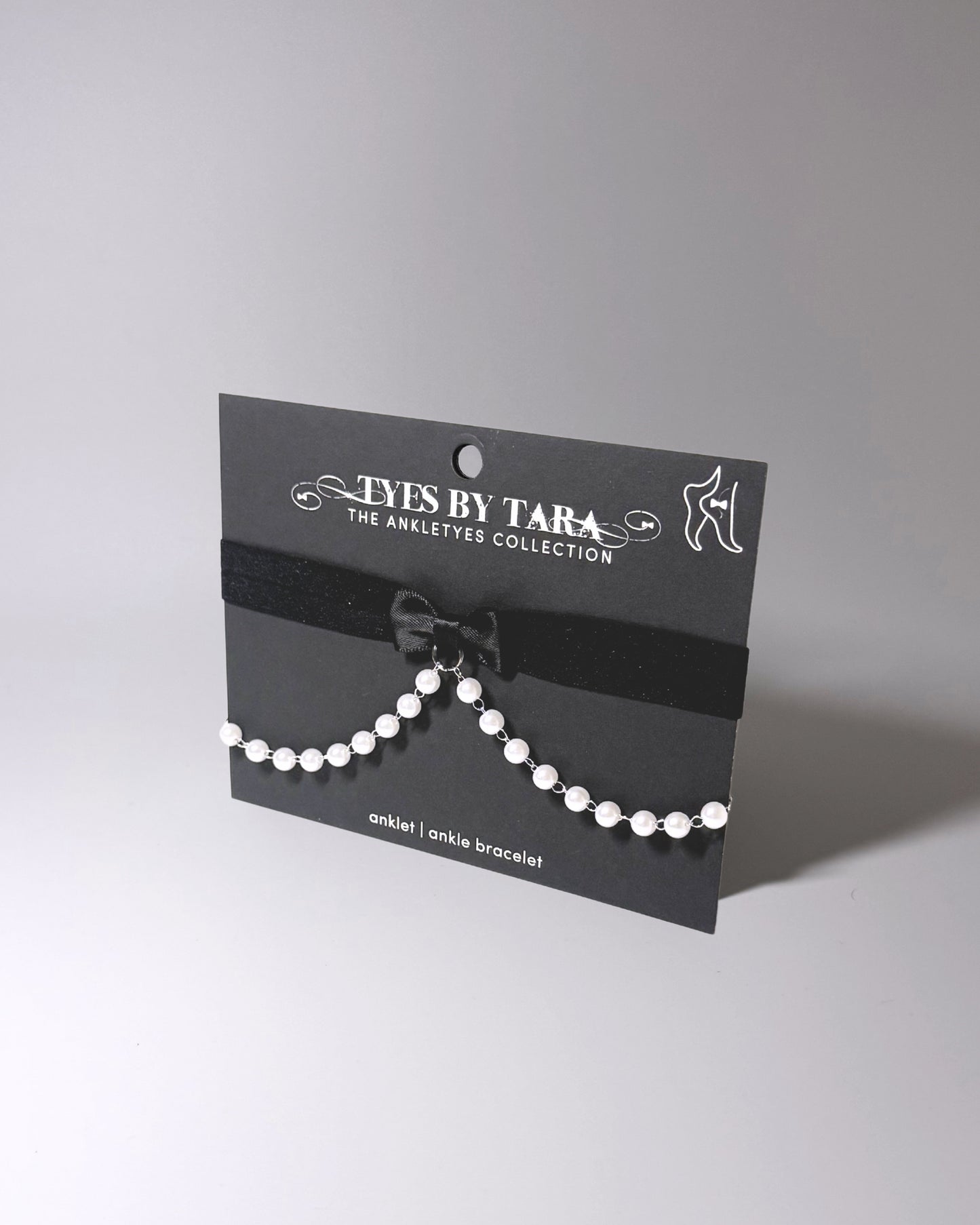 Centerfold Pearl Anklet Black Card