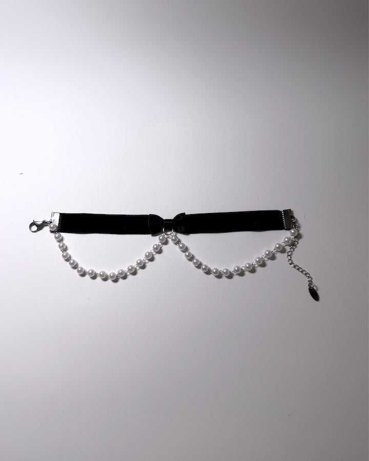 Centerfold Pearl Anklet Flatlay