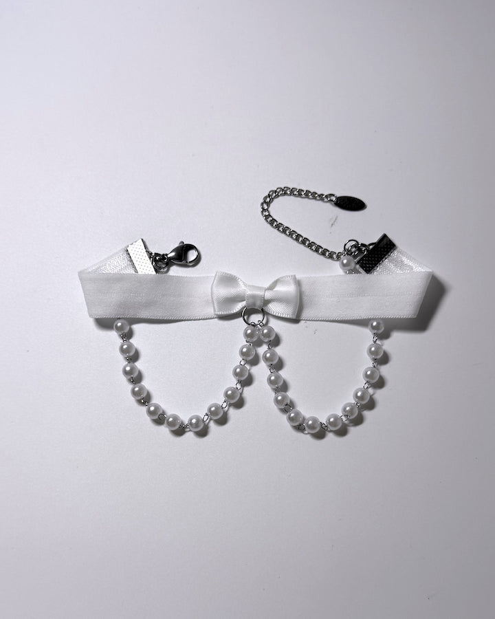 Centerfold White Bow Pearl Anklet