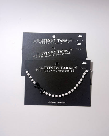 Centerfold Pearl Bow Necklace 3 Pack