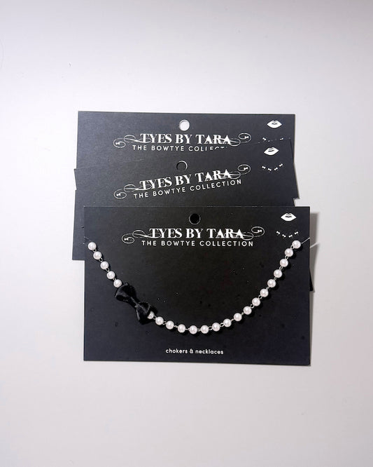 Centerfold Pearl Bow Necklace 3 Pack