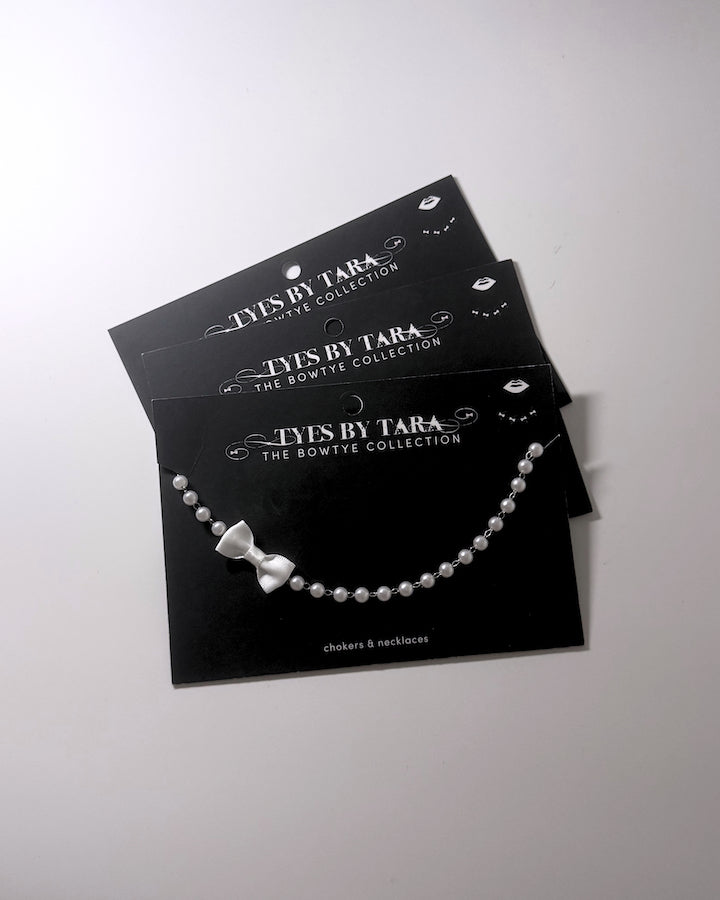 Centerfold White Pearl Necklace with Black Cards