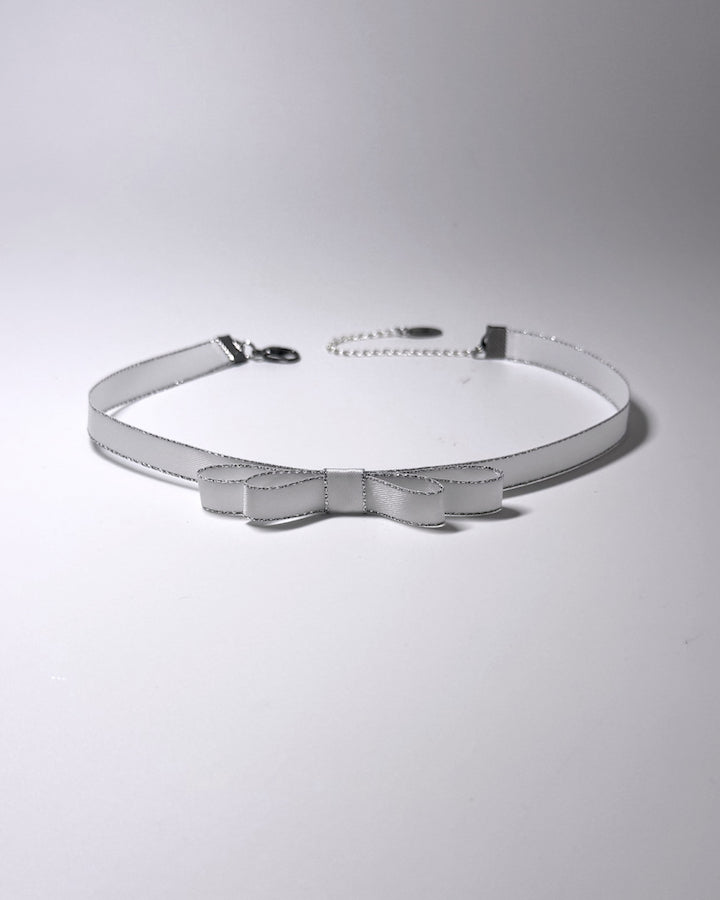 Queen White Silver Bow Choker
