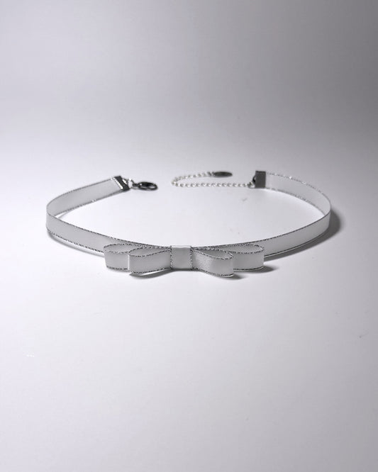 Queen White Silver Bow Choker