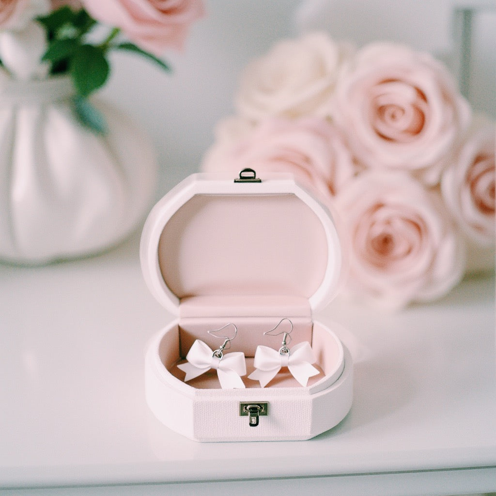 Jewelry Box with White Bow Earrings 