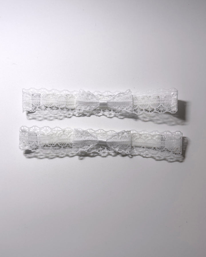 Siren White Lace Bow leg garters