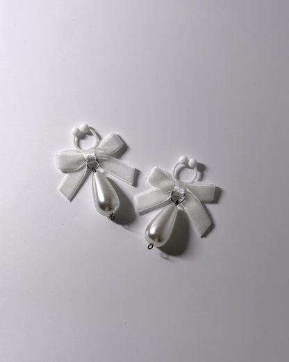 Marie Antoinette White Bow Pearl Nipple Clamps with Teardrop Pearls