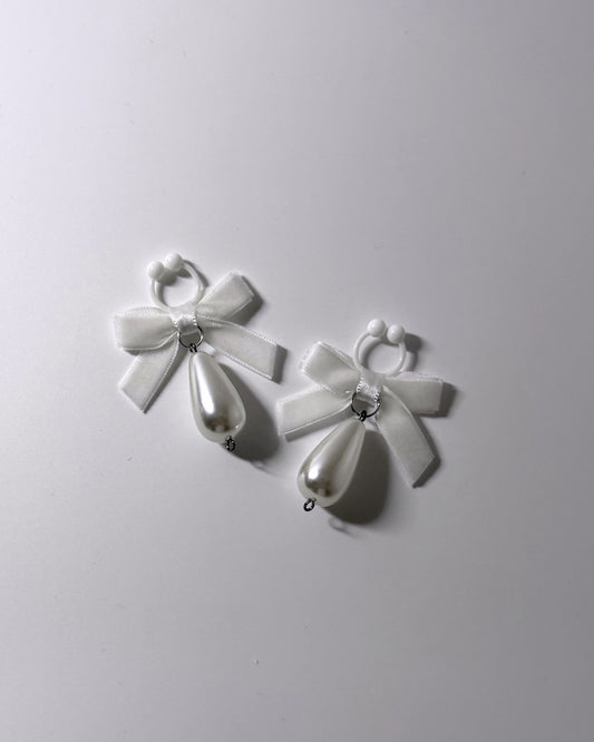 Marie Antoinette White Bow Pearl Nipple Clamps with Teardrop Pearls