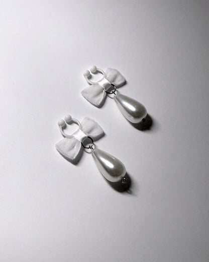 White Madam Velvet Bow Nipple Clamps