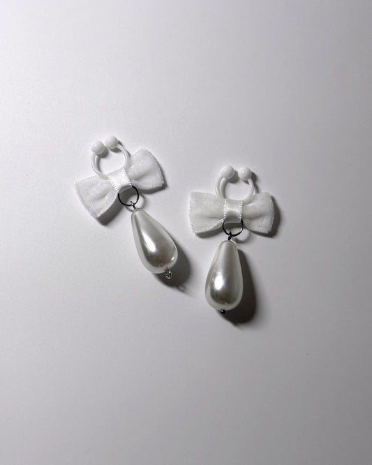Madame White Velvet Pearl Nipple Clamps