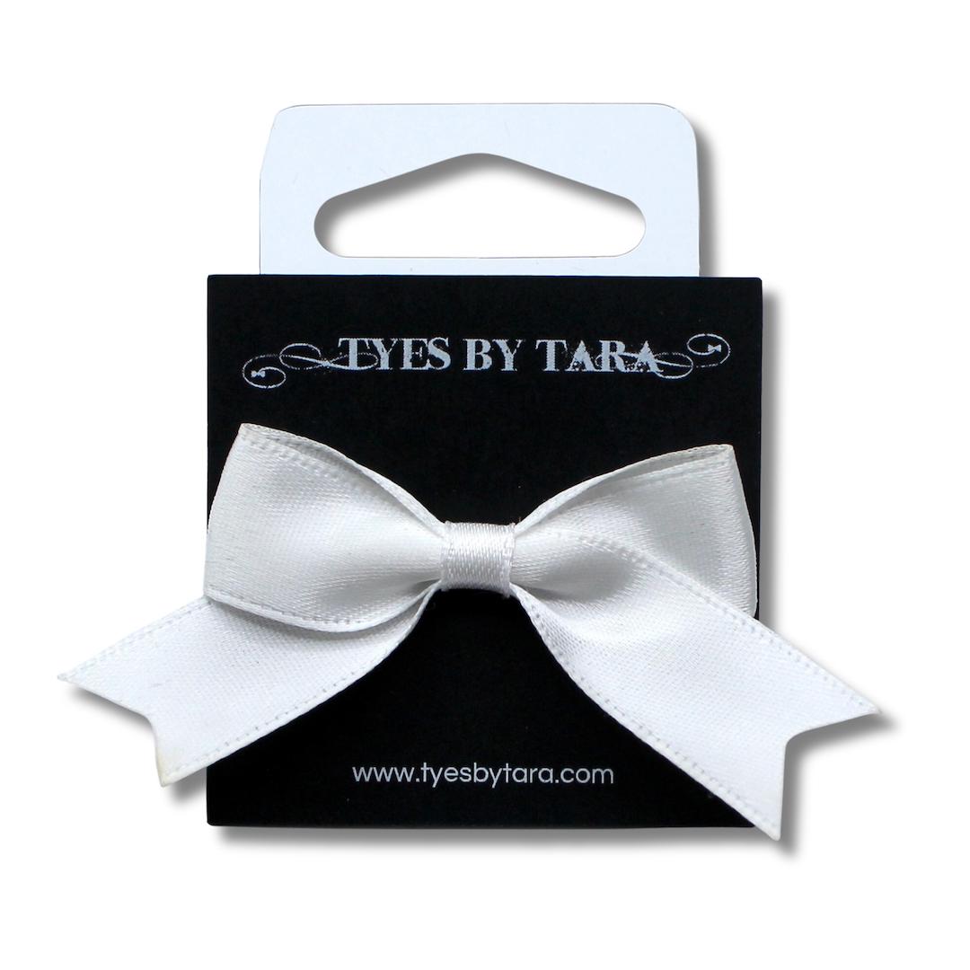 White Bow Ring with Black Card
