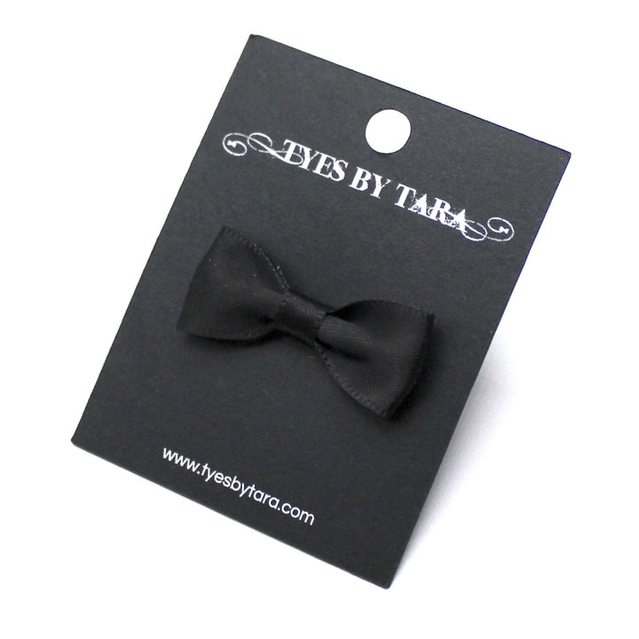 Hickey Black Bow Ring on Black Card