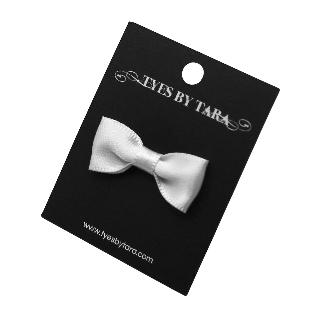 Hickey White Bow Ring on Black Card