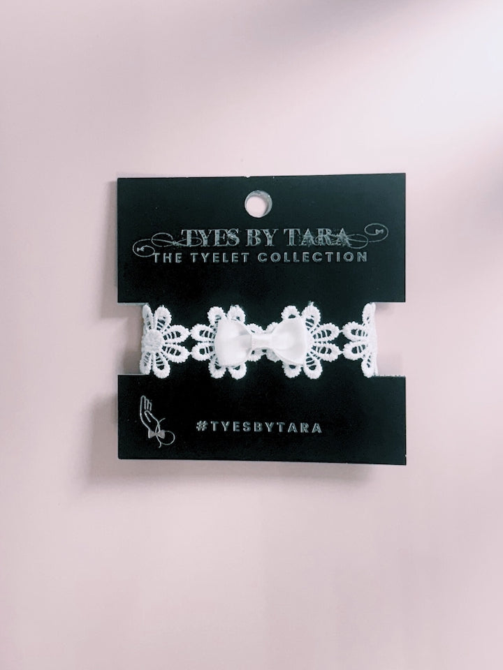 Packaging View Blossom White Black Card