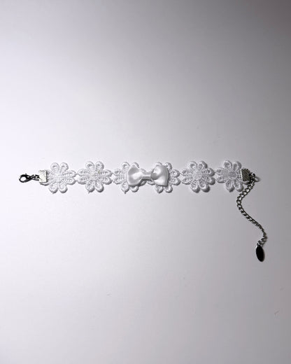 Blossom White Flower Bracelet flatlay
