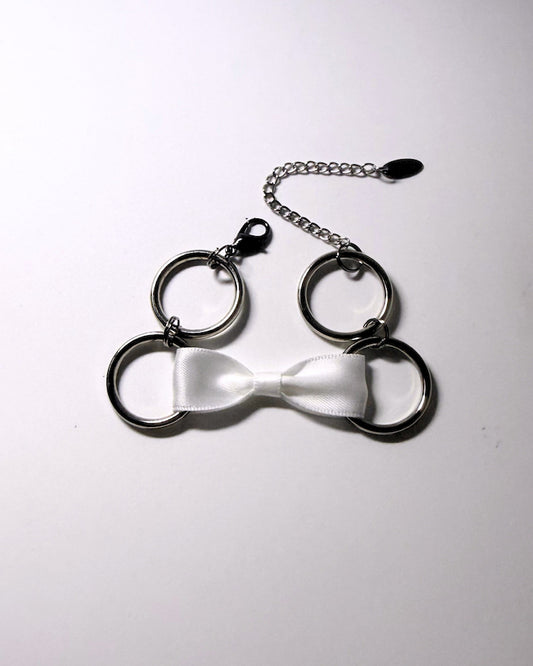 Runaway White Bow Bracelet