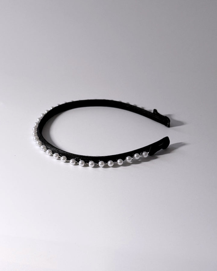 Side View of Pearl Centerfold Bow Headband