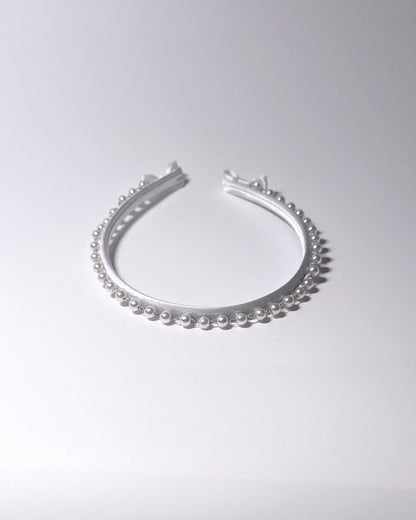 Top View Centerfold Pearl Headband