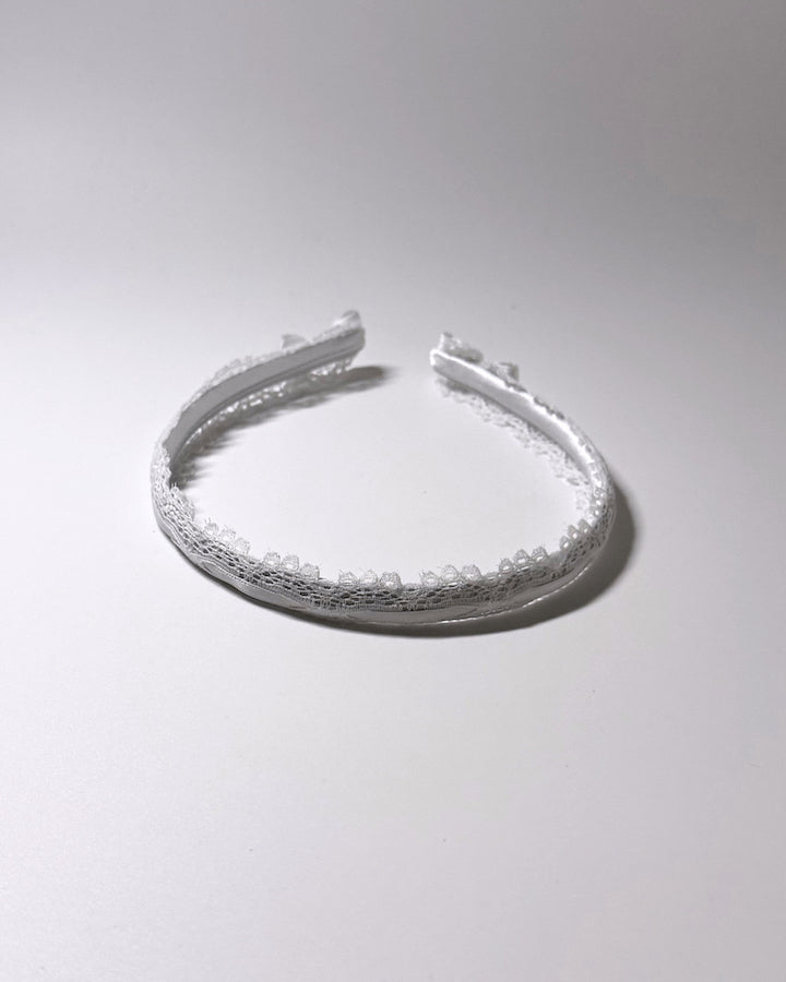 Chantilly White Lace headband top view