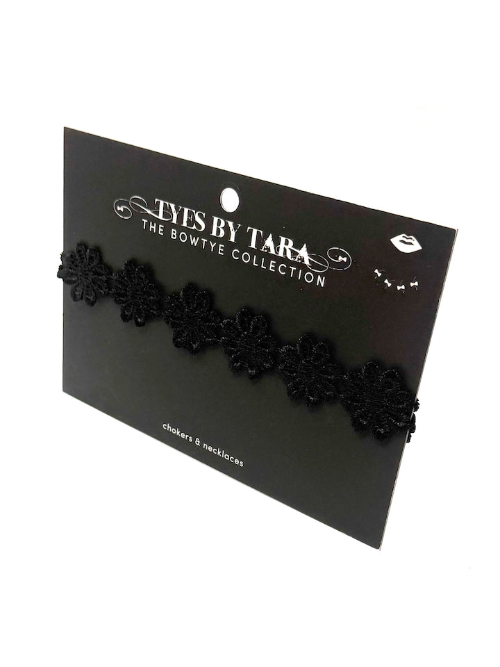 black-flower-choker-packaging