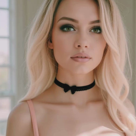 video of Foxy Black Elastic Choker on Model