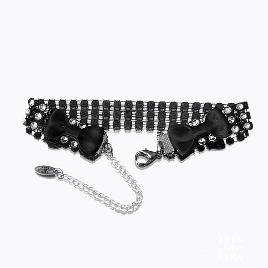 back side of vixen sparkly bow anklet