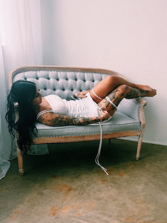 sweetheart white bow leg garters